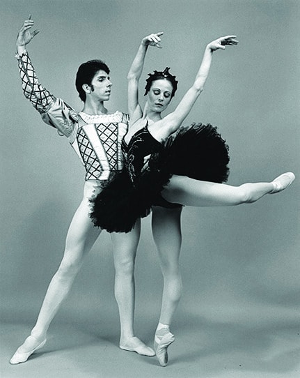 1981_April_Hadley_Hancock_SwanLake_JohnTurnerPhoto