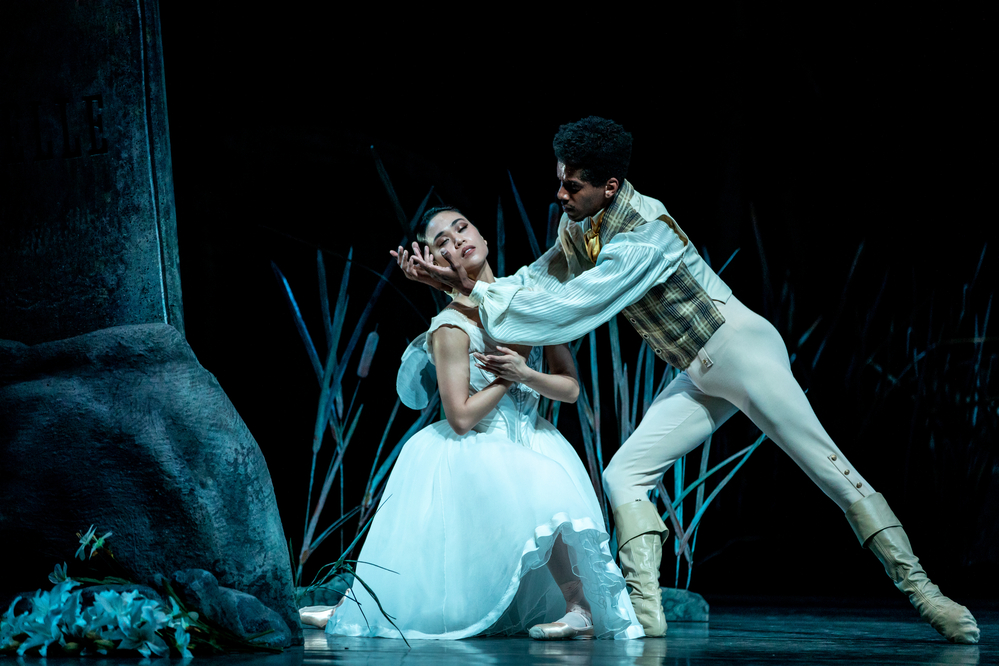 Angelica Generosa and Jonathan Batista in Giselle.